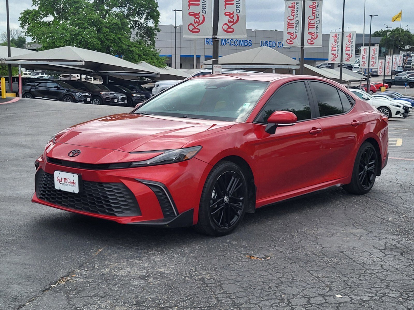 Used 2025 Toyota Camry SE w/ Convenience Package image 7