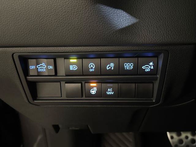 Used 2022 Toyota Tundra Limited w/ TRD Off-Road Package AWD/4WD image 21