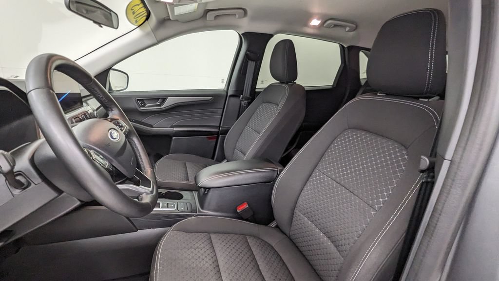 Certified 2023 Ford Escape Active w/ Cold Weather Package FWD image 2