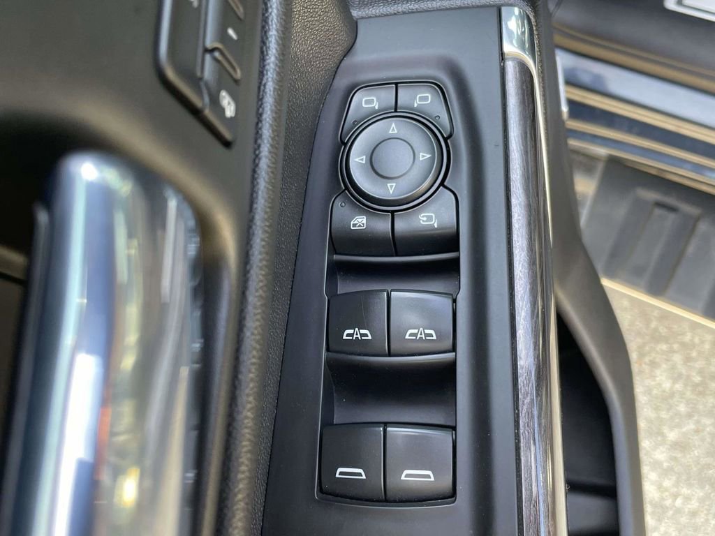 Used 2020 Chevrolet Silverado 1500 LTZ w/ LTZ Premium Package image 18