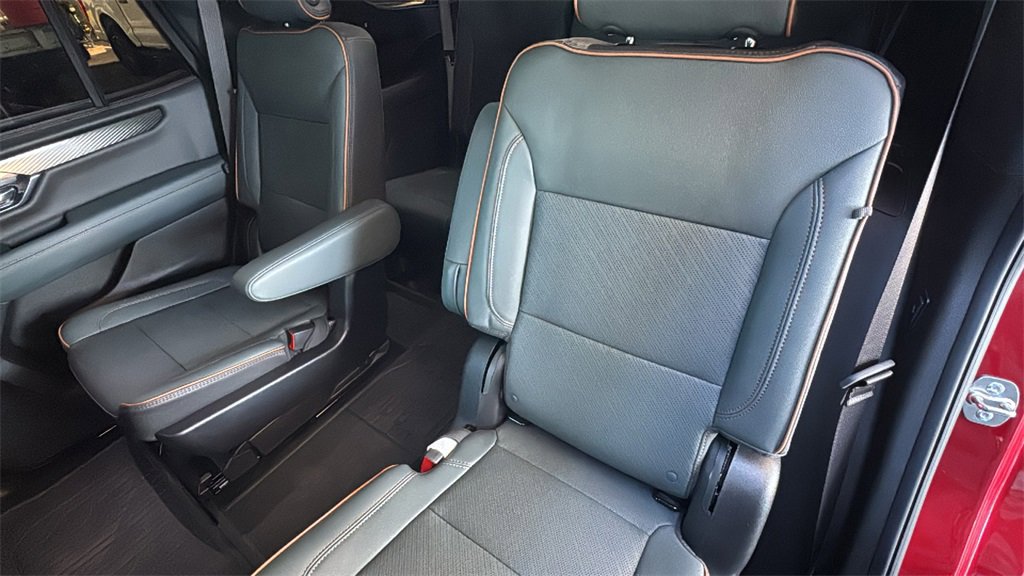 Used 2025 GMC Yukon AT4 w/ AT4 Premium Package image 25