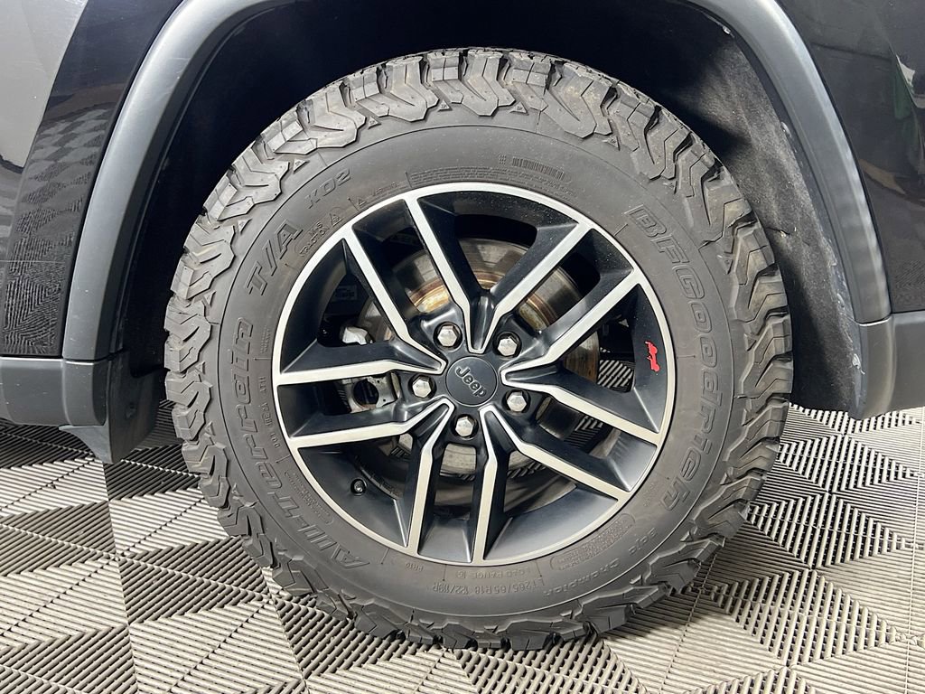 Used 2019 Jeep Grand Cherokee Trailhawk w/ Trailhawk Luxury Group AWD/4WD image 37