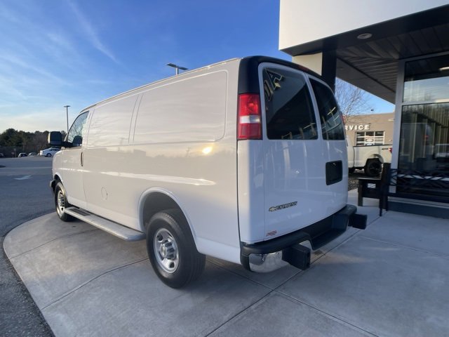Used 2024 Chevrolet Express 2500 Work Van w/ Driver Convenience Package image 7