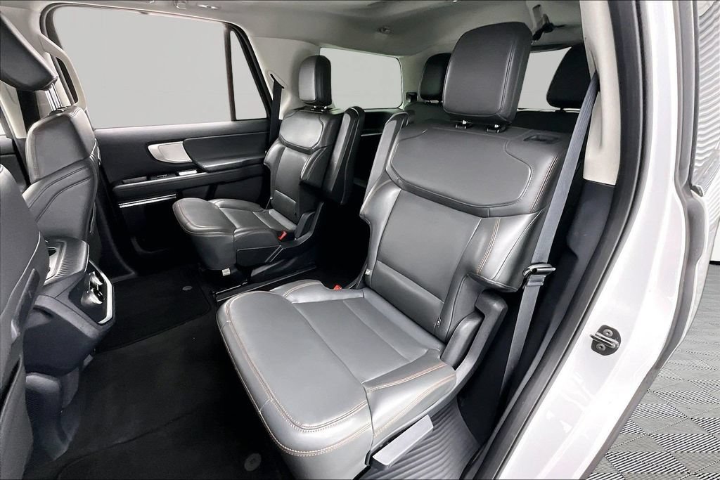 Certified 2025 Ford Expedition Active AWD/4WD image 26