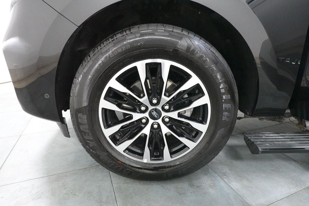 Certified 2025 Ford Expedition Platinum AWD/4WD image 38