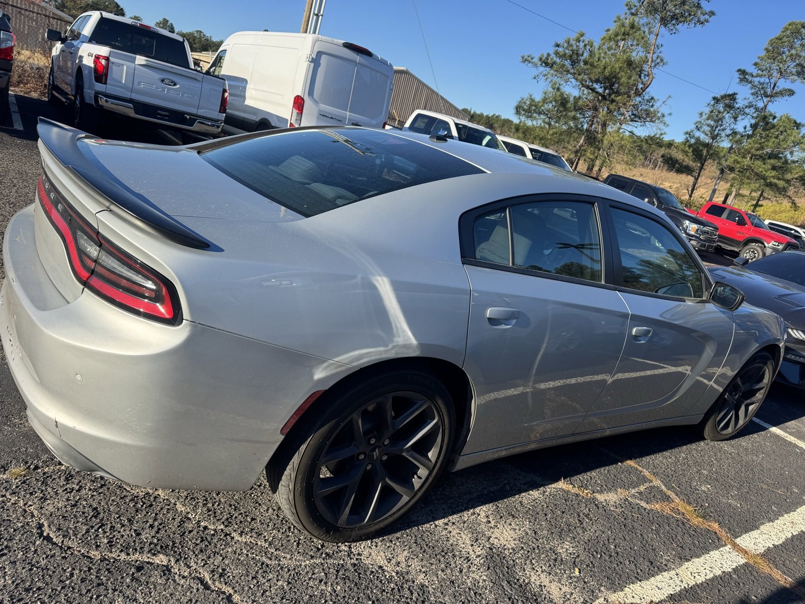 Used 2019 Dodge Charger SXT image 8