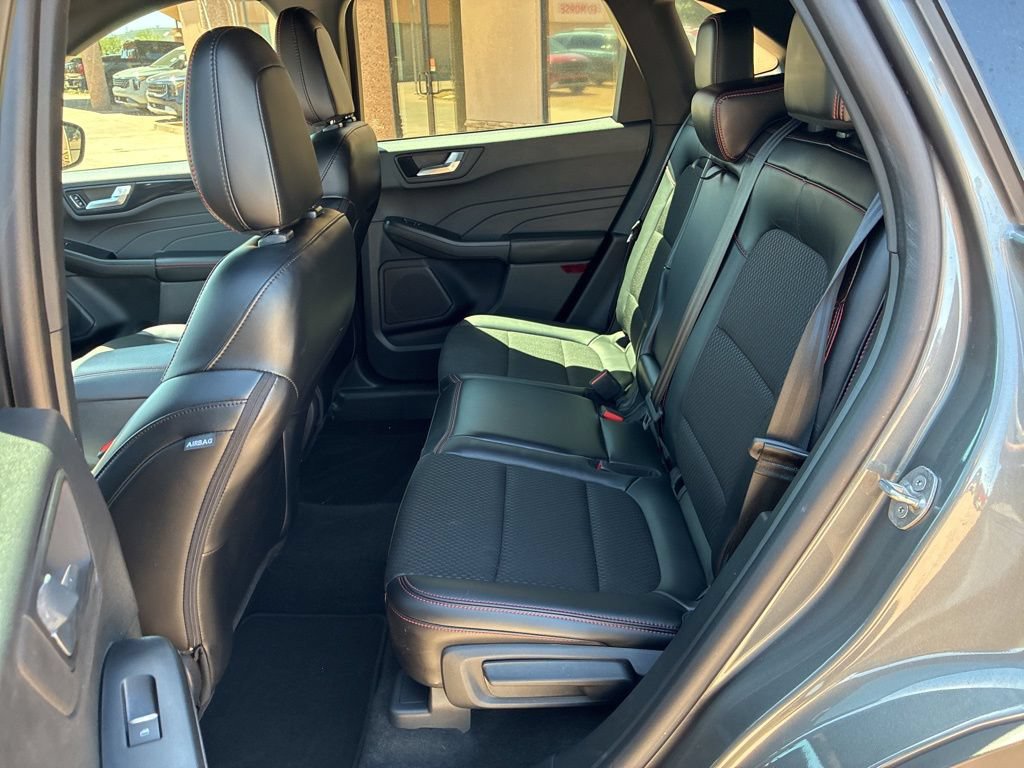 Certified 2025 Ford Escape ST-Line AWD/4WD image 17