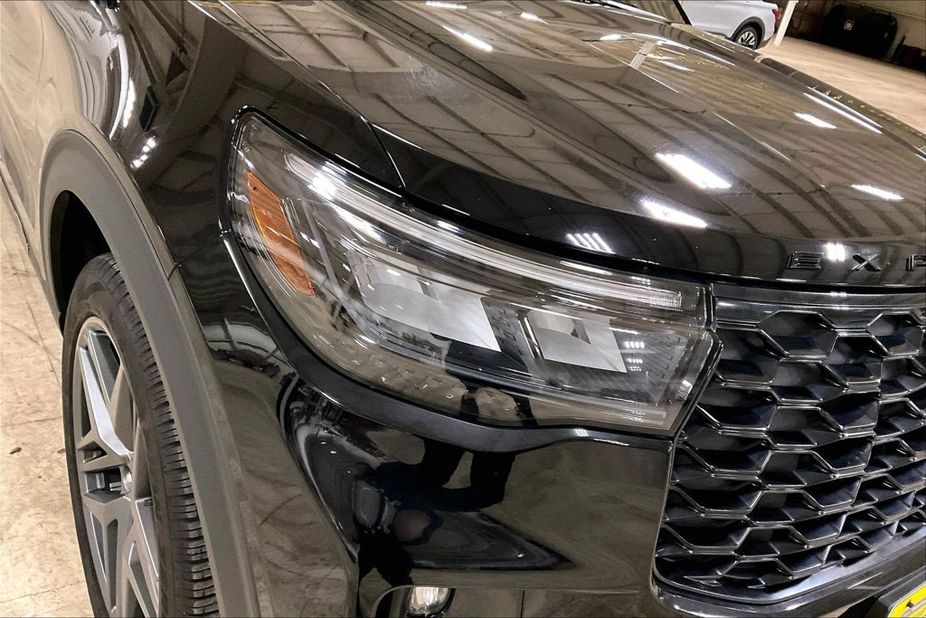 Certified 2025 Ford Explorer ST-Line w/ ST-Line Street Pack AWD/4WD image 27