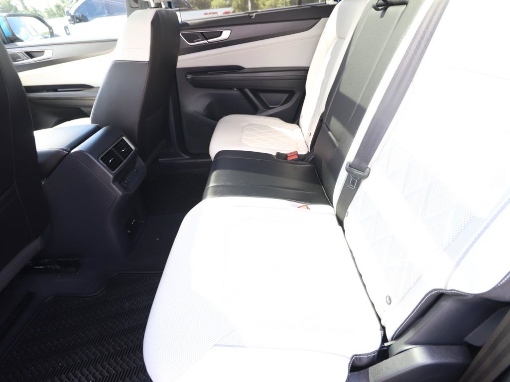 Used 2024 Volkswagen Atlas Cross Sport SEL Premium R-Line AWD/4WD image 12