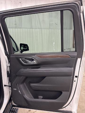 Used 2023 Chevrolet Suburban High Country image 16