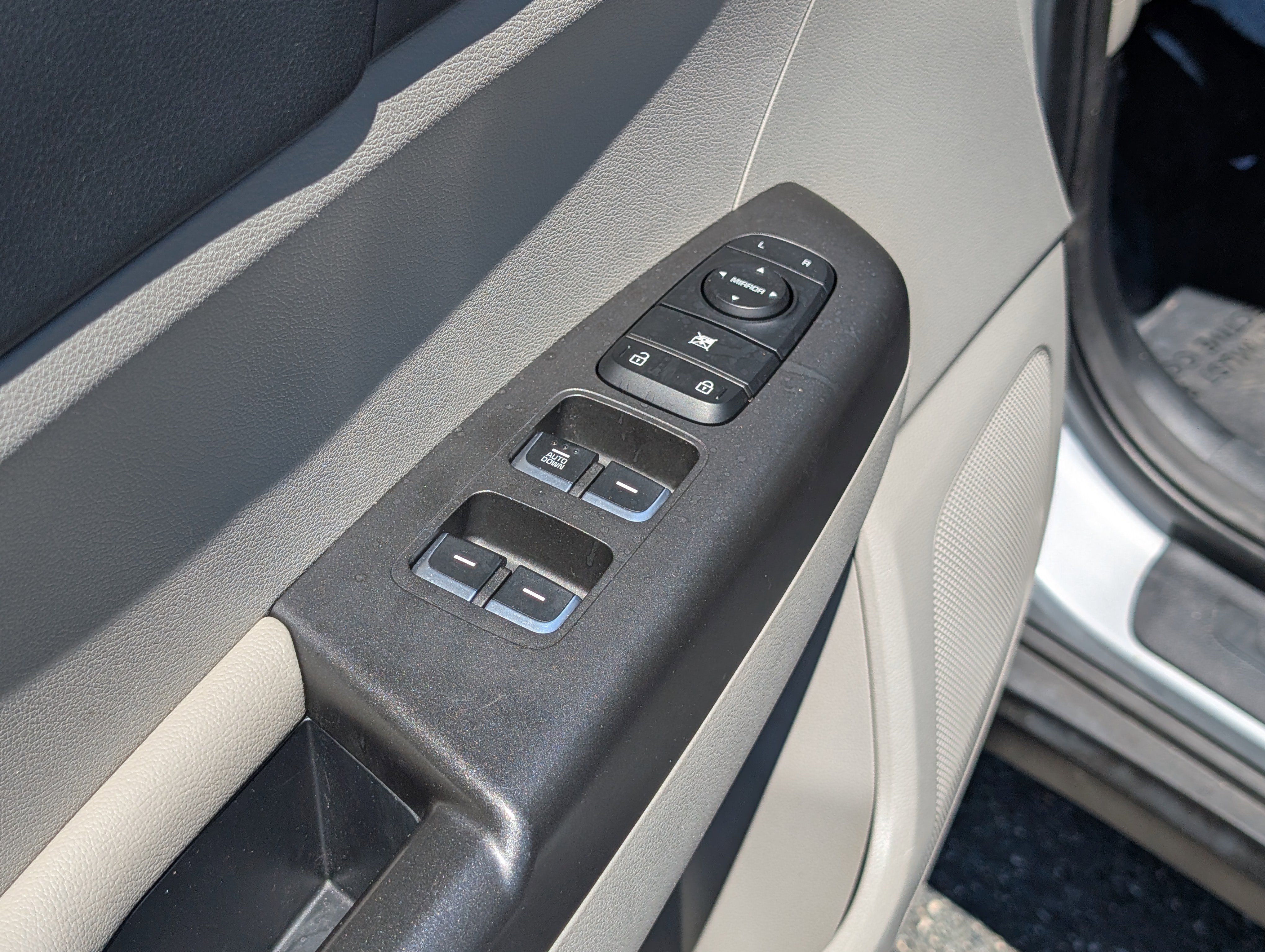 Used 2020 Kia Sportage LX AWD/4WD image 17