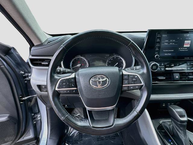Used 2022 Toyota Highlander XLE FWD image 10
