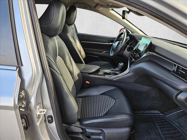Used 2022 Toyota Camry SE w/ Convenience Package FWD image 17