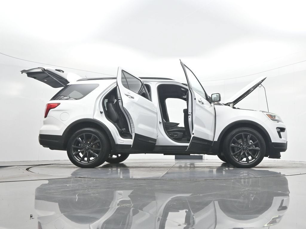 Certified 2018 Ford Explorer XLT w/ Equipment Group 202A FWD image 45