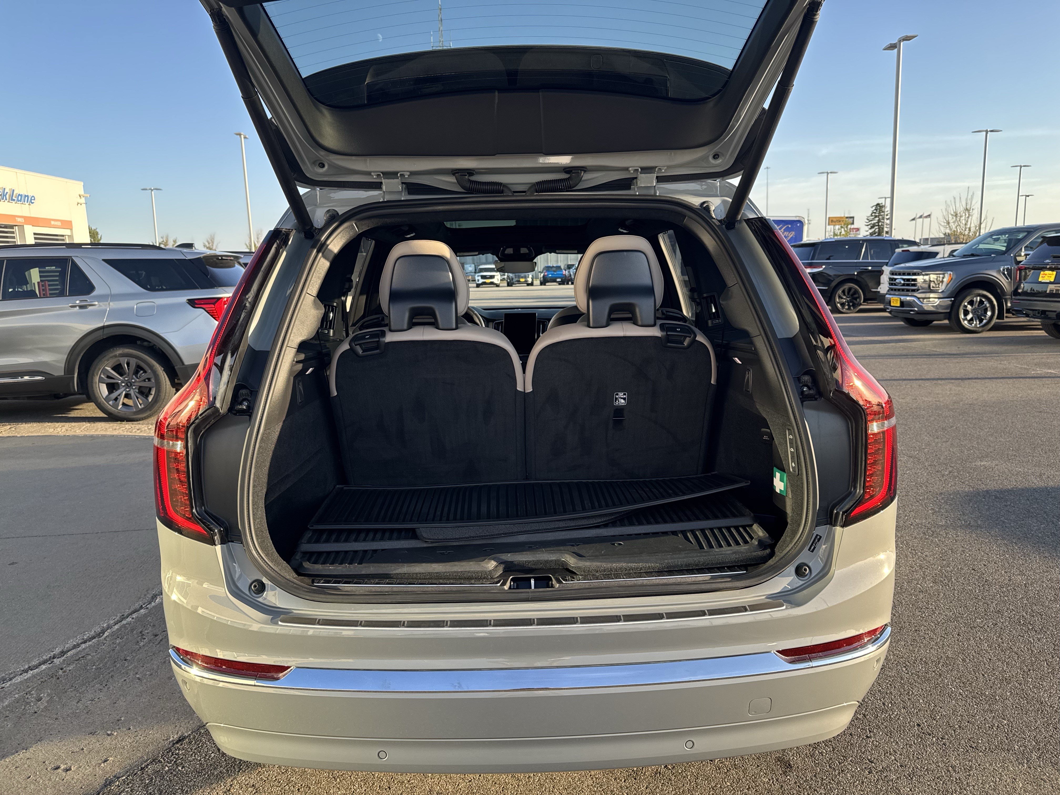 Used 2026 Volvo XC90 B6 Ultra AWD/4WD image 12