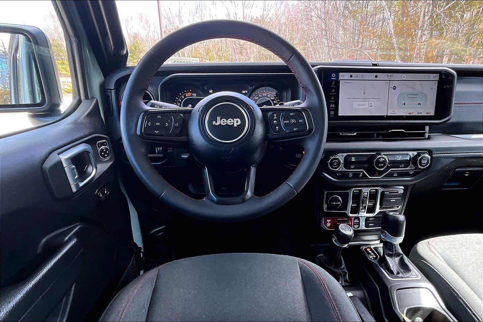 Used 2024 Jeep Wrangler Unlimited Rubicon AWD/4WD image 6
