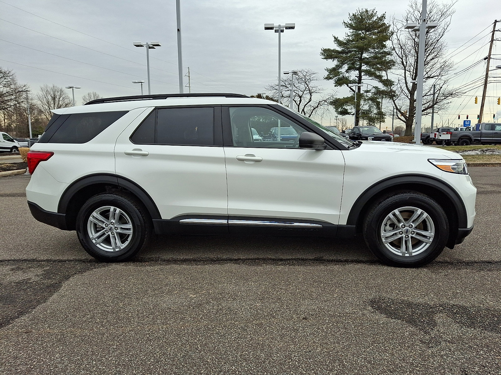 Certified 2023 Ford Explorer XLT w/ Equipment Group 202A image 9