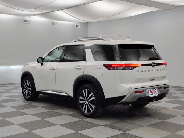 Used 2023 Nissan Pathfinder Platinum AWD/4WD image 9