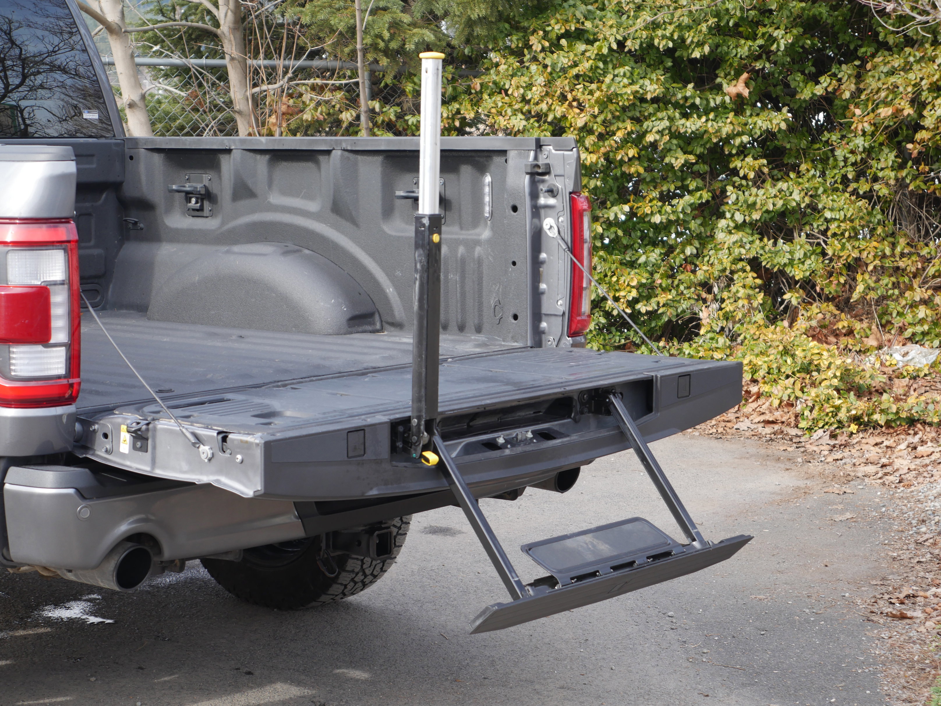 Certified 2023 Ford F150 Lariat w/ Equipment Group 502A High image 29