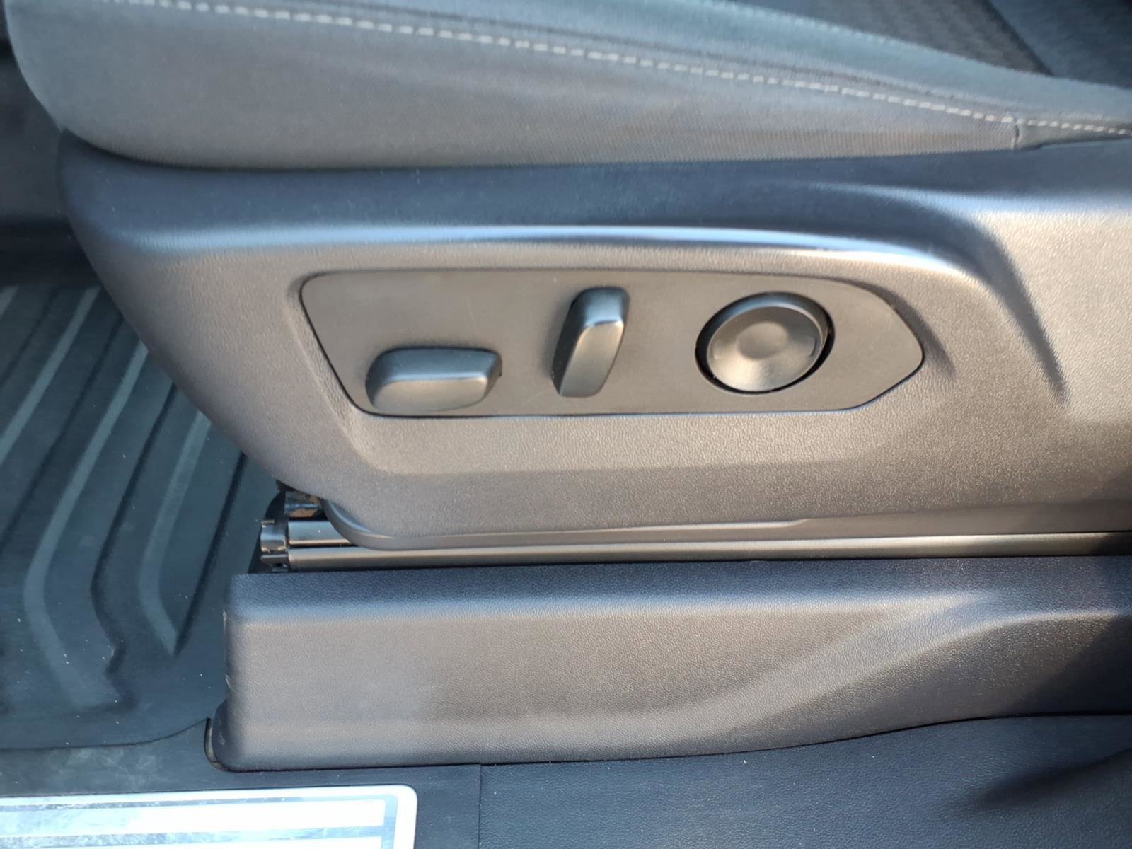 Used 2024 Chevrolet Silverado 3500 LT w/ Convenience Package image 13