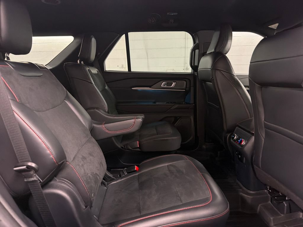Certified 2025 Ford Explorer ST AWD/4WD image 32