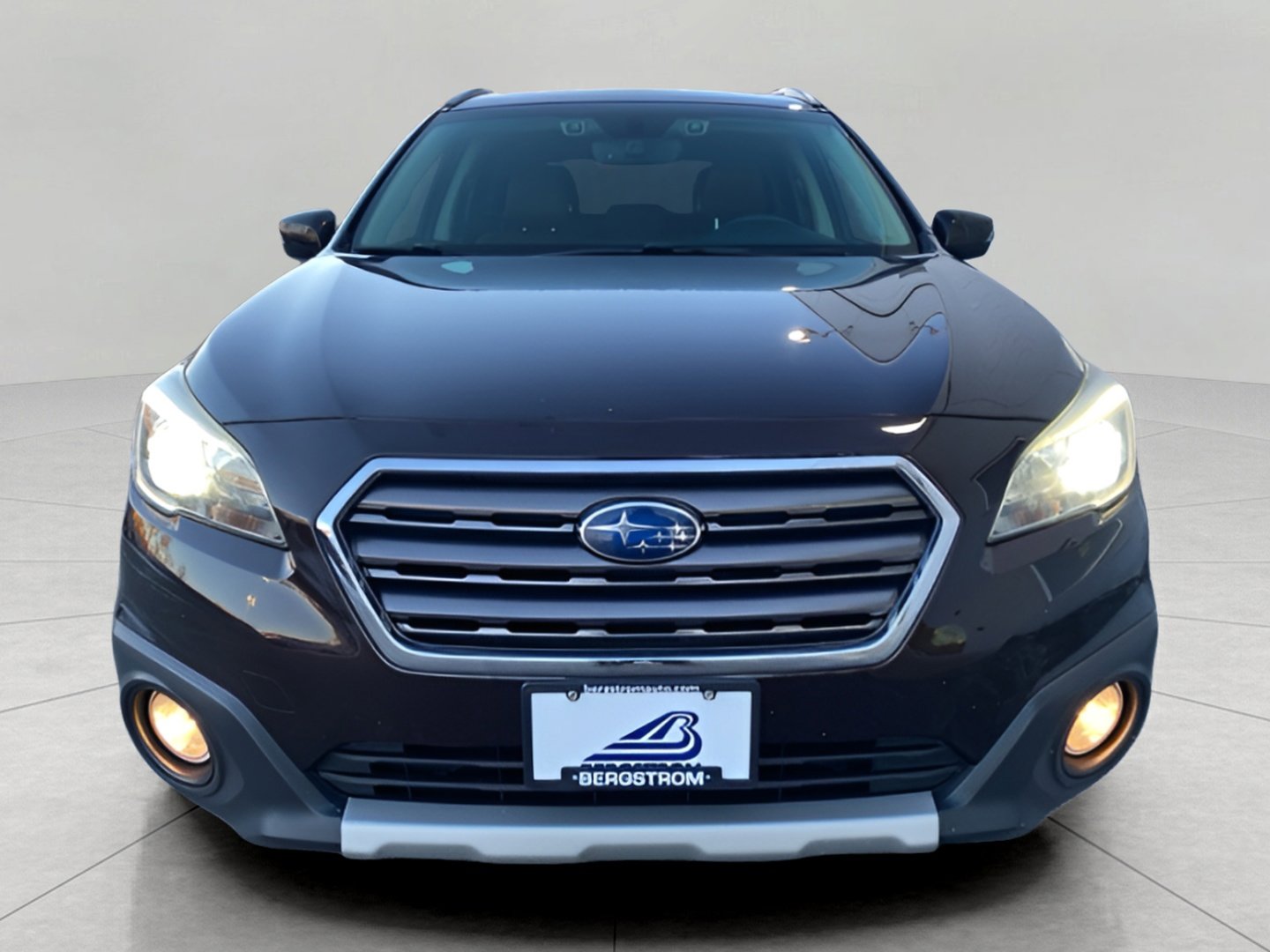 Used 2017 Subaru Outback 3.6R Touring image 3