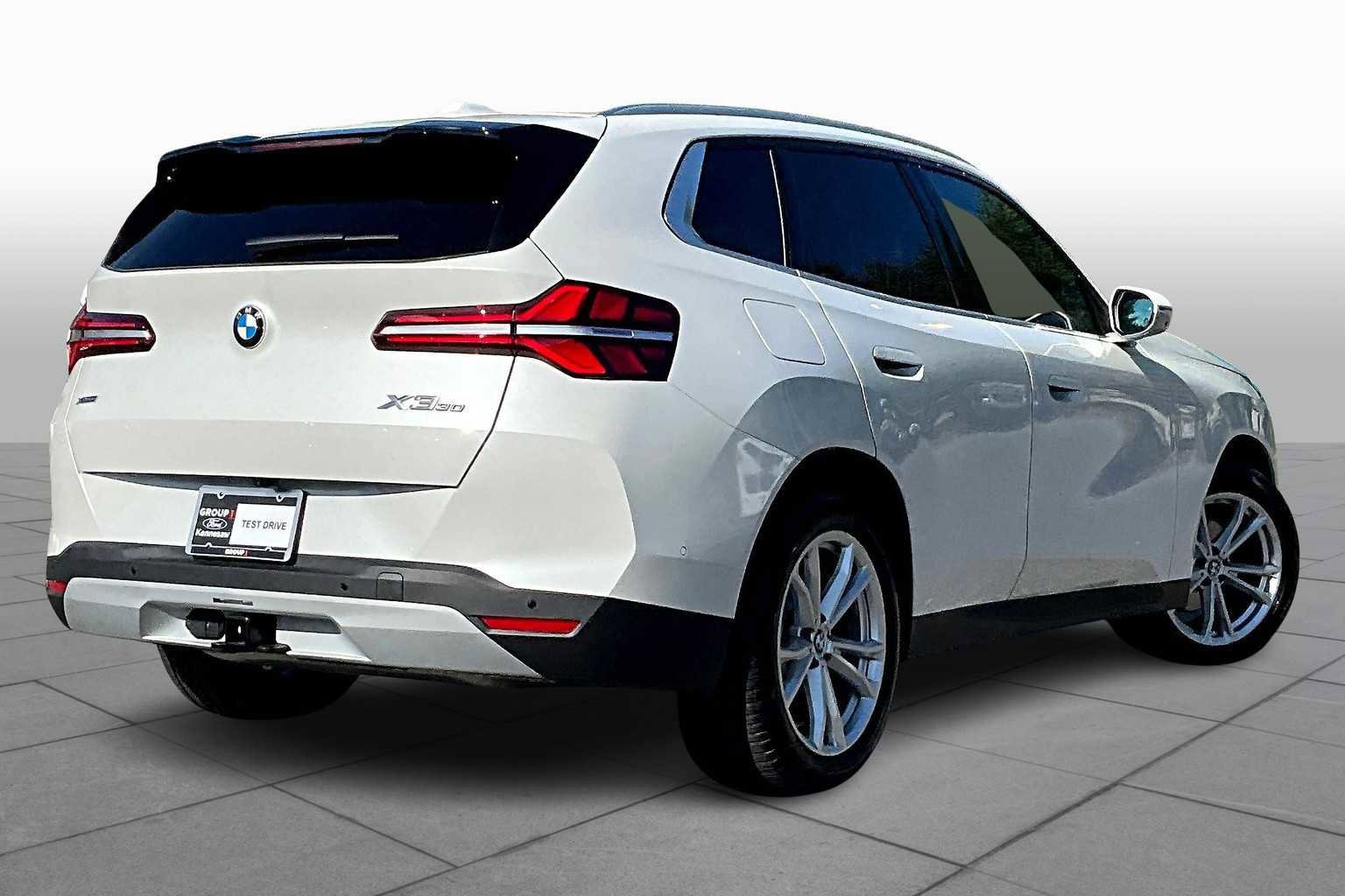 Used 2025 BMW X3 xDrive30i w/ Premium Package image 4