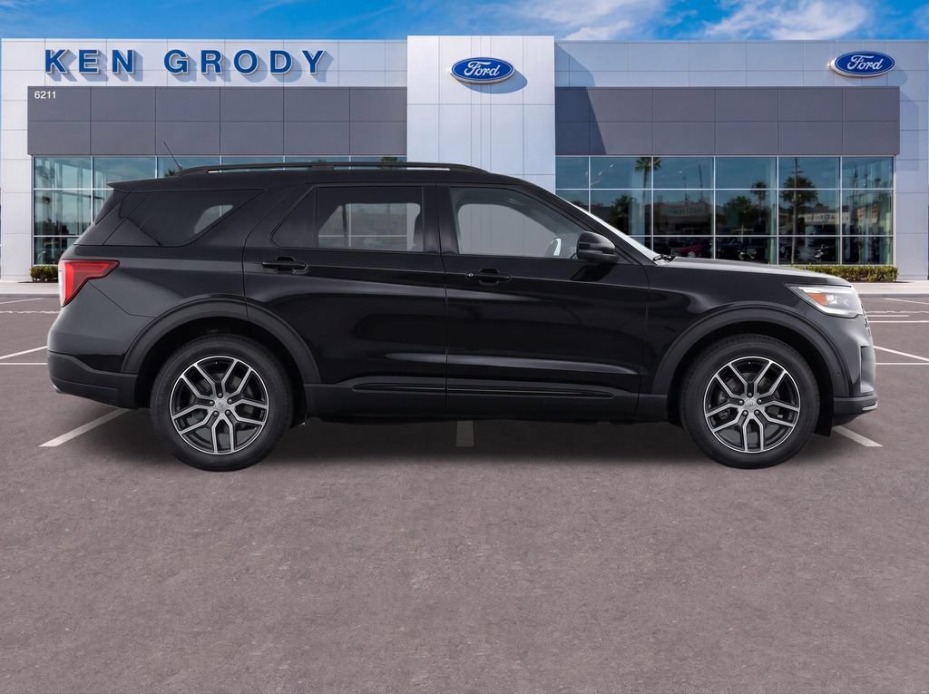 Certified 2019 Ford Explorer Sport AWD/4WD image 3