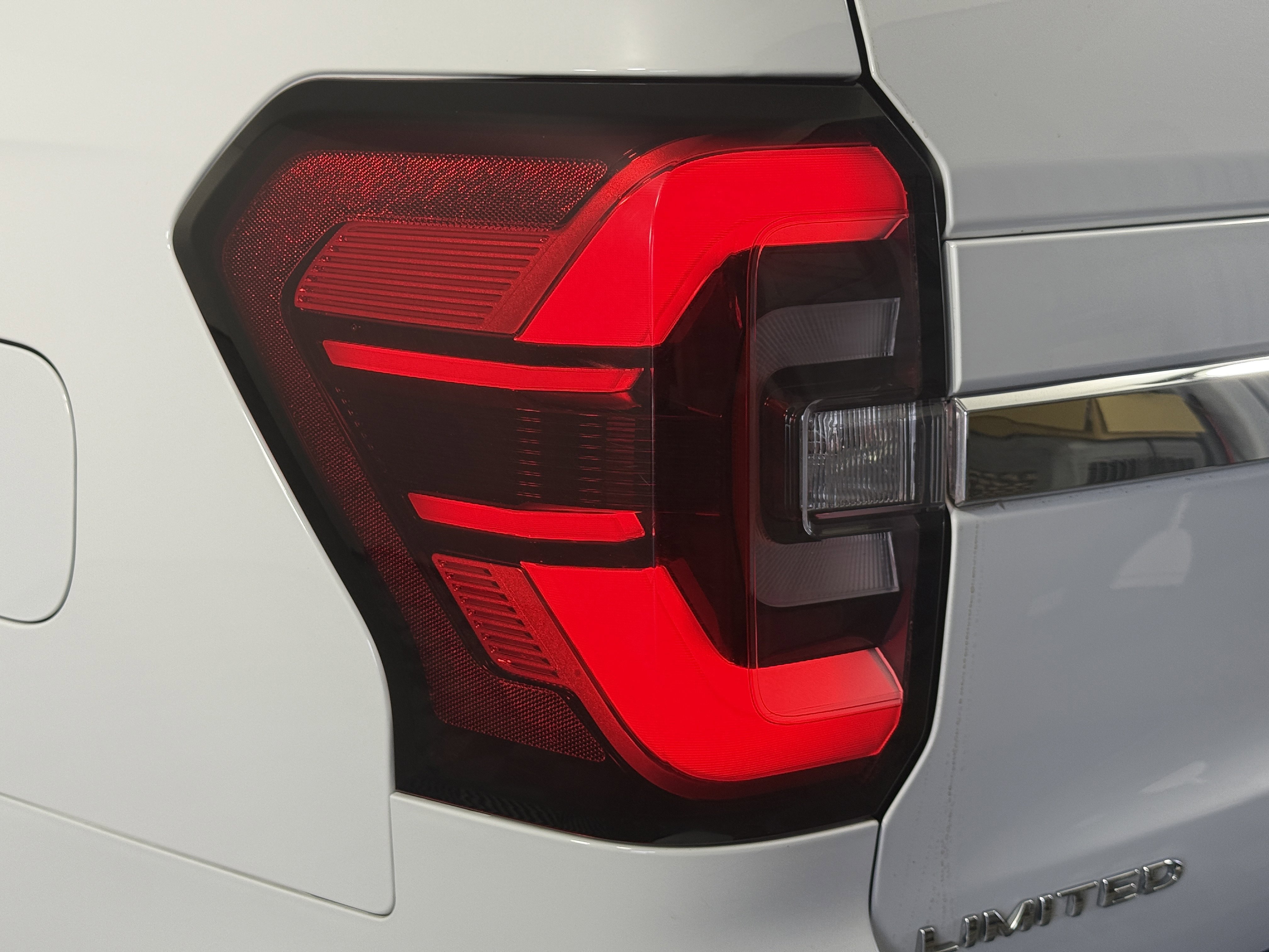 Certified 2023 Ford Expedition Max Limited AWD/4WD image 9