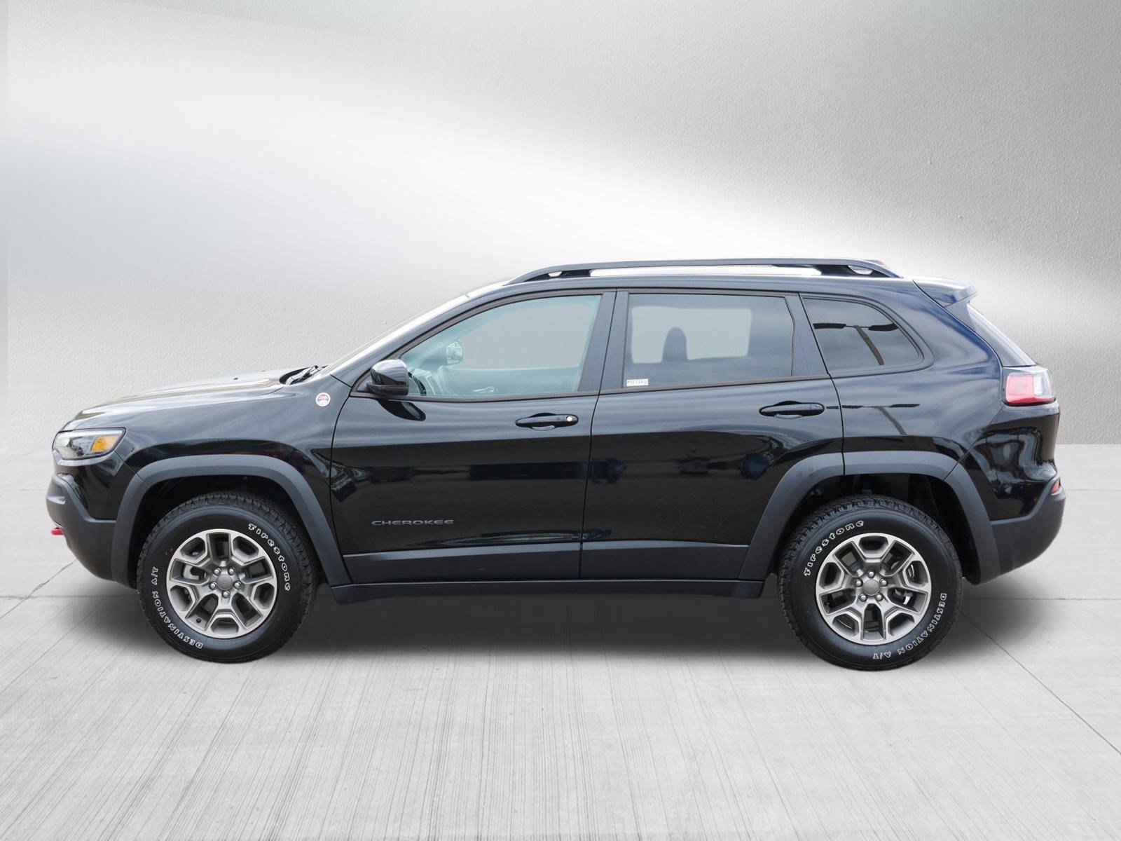Used 2022 Jeep Cherokee Trailhawk w/ Comfort/Convenience Group AWD/4WD image 4