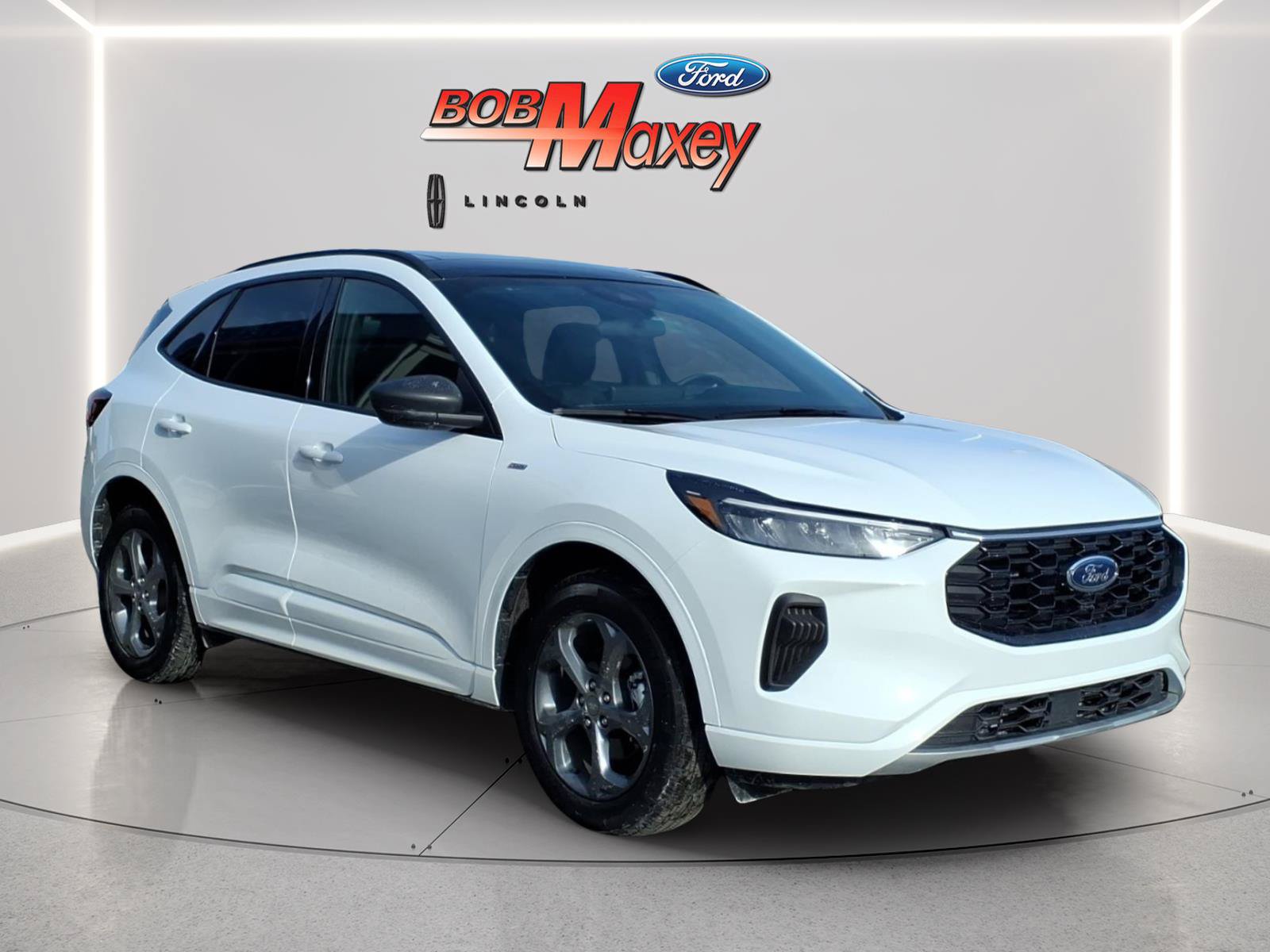 Certified 2023 Ford Escape ST-Line w/ Tech Pack #1 AWD/4WD image 3
