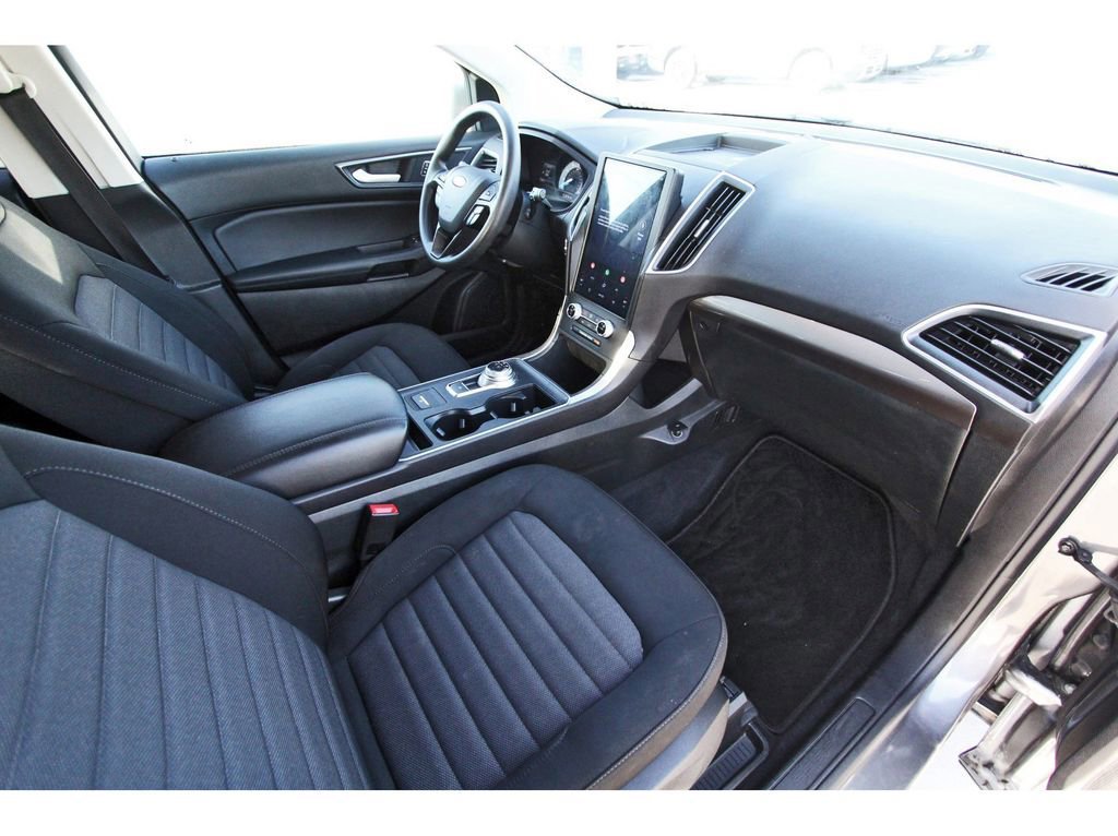 Certified 2024 Ford Edge SE image 28