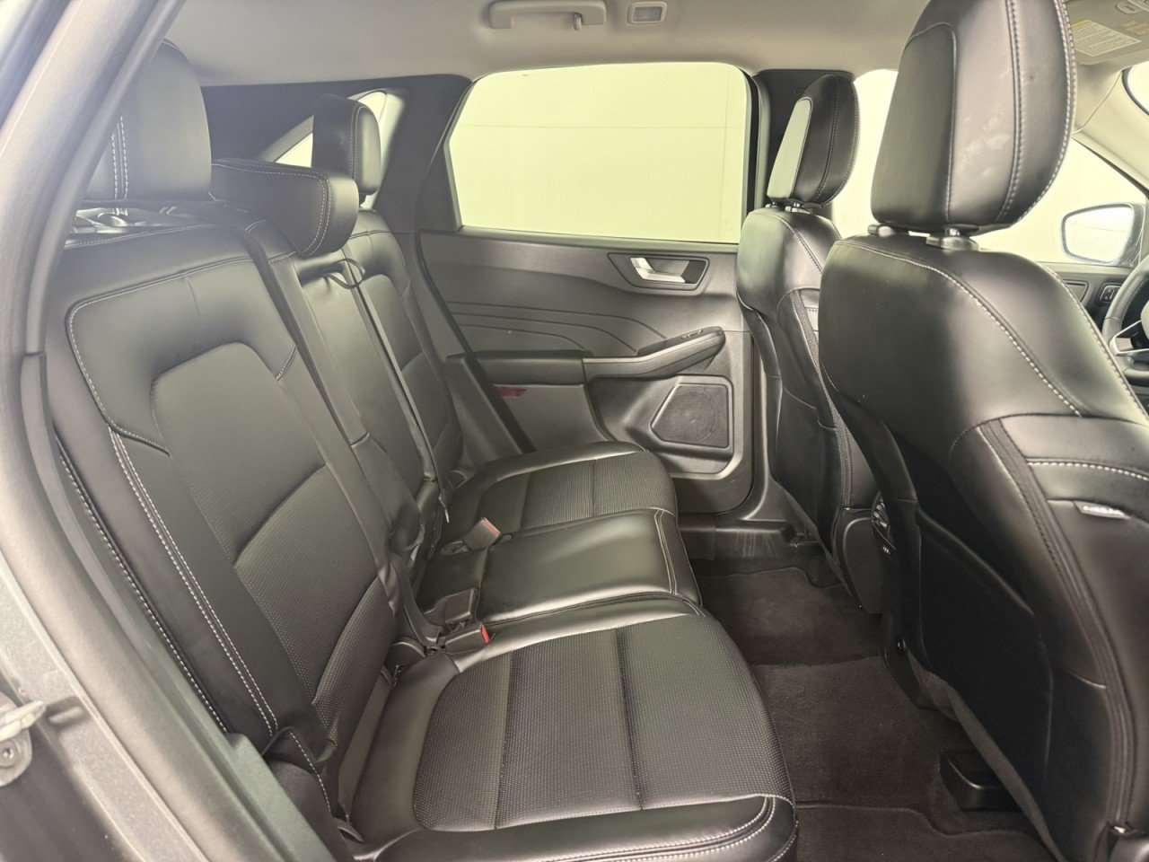 Certified 2025 Ford Escape Platinum AWD/4WD image 13