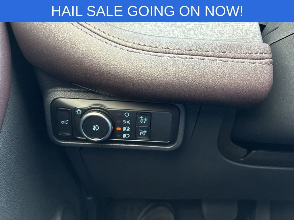 Certified 2025 Ford Explorer Platinum image 32