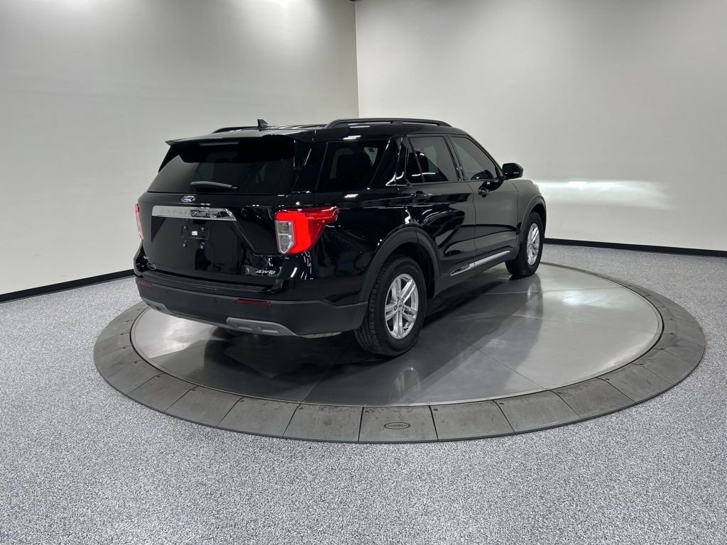 Certified 2023 Ford Explorer XLT w/ Equipment Group 202A image 5