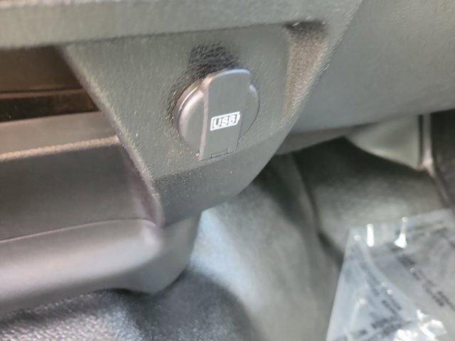 Used 2021 RAM 1500 Tradesman w/ Chrome Appearance Group image 28