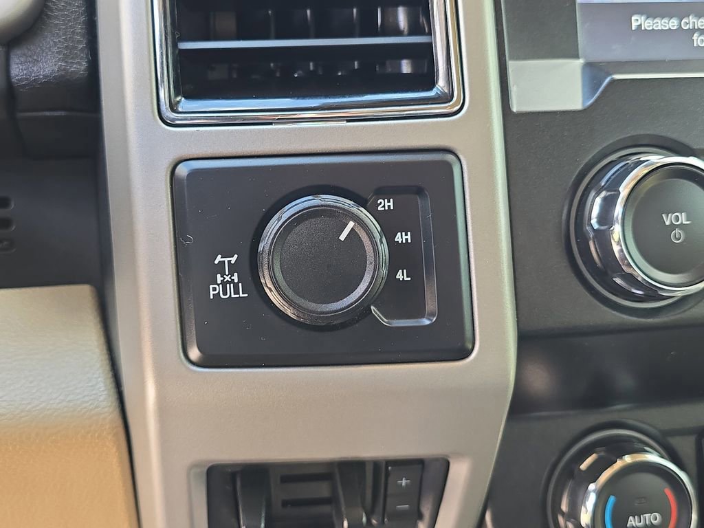 Certified 2019 Ford F350 Lariat w/ Tow Technology Bundle image 25