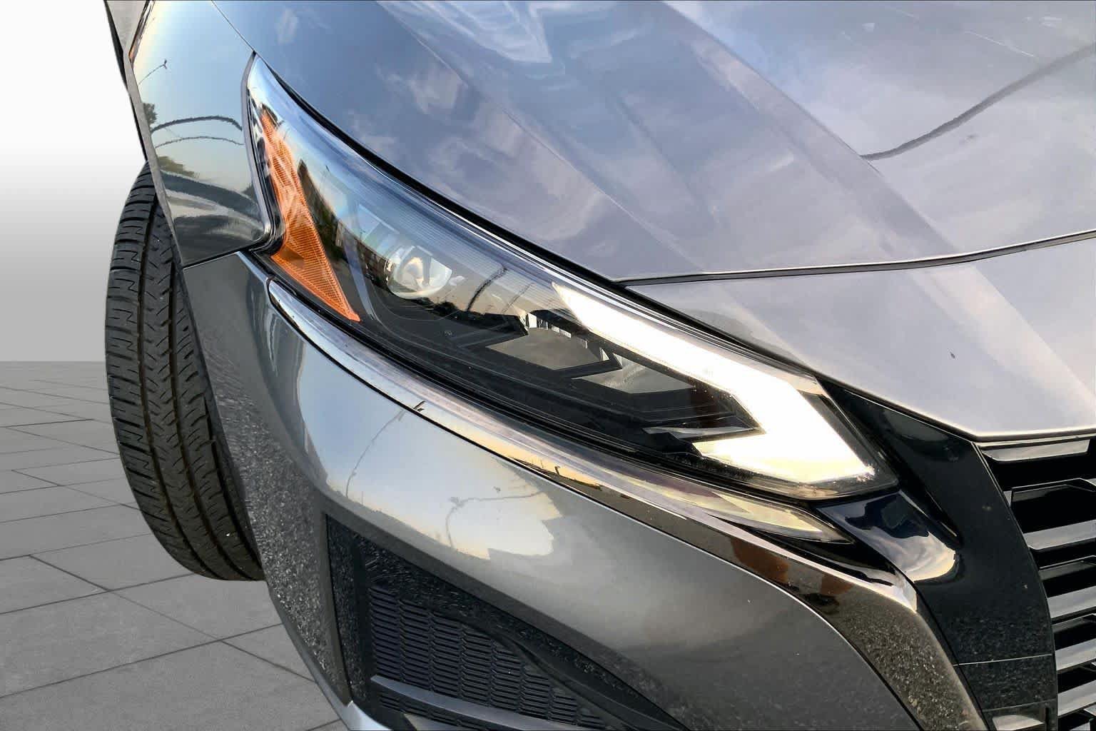 Used 2024 Nissan Altima 2.5 SR FWD image 25