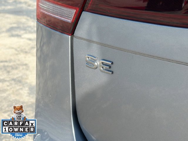 Used 2023 Volkswagen Tiguan SE w/ Panoramic Sunroof Package FWD image 12