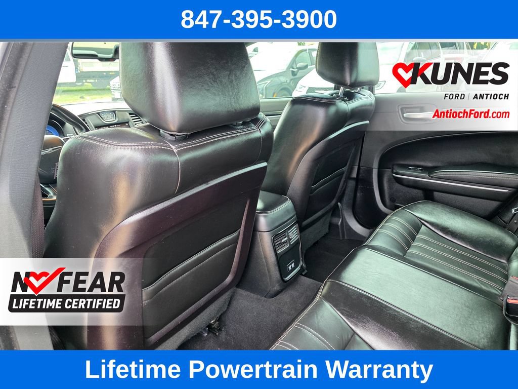 Used 2019 Chrysler 300 S AWD/4WD image 17