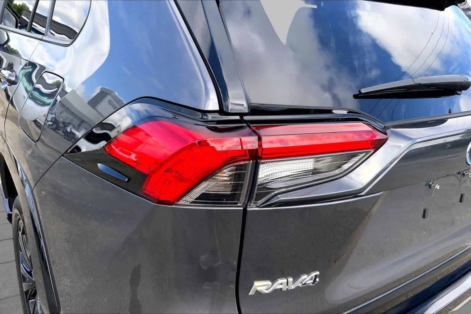 Used 2023 Toyota RAV4 SE AWD/4WD image 25