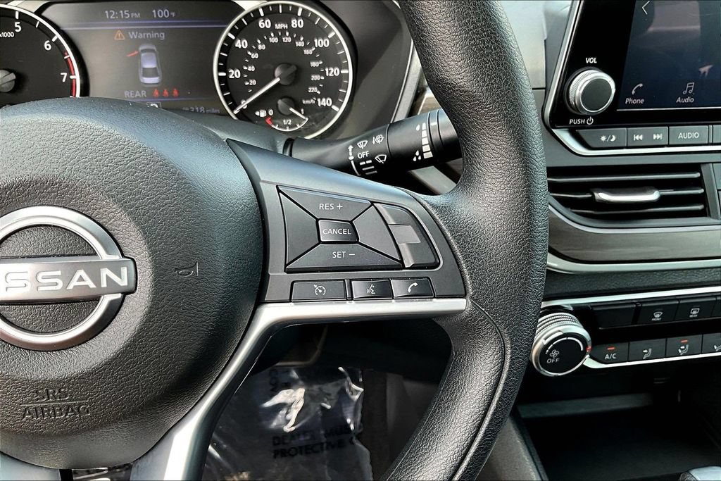 Used 2025 Nissan Altima 2.5 SV FWD image 13