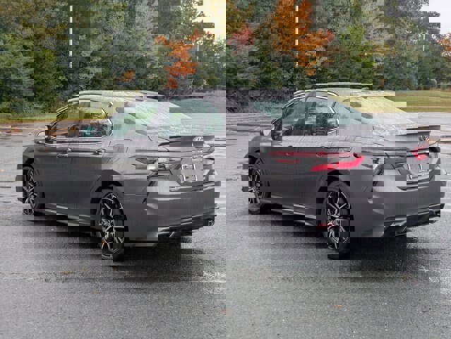 Used 2023 Toyota Camry SE image 3