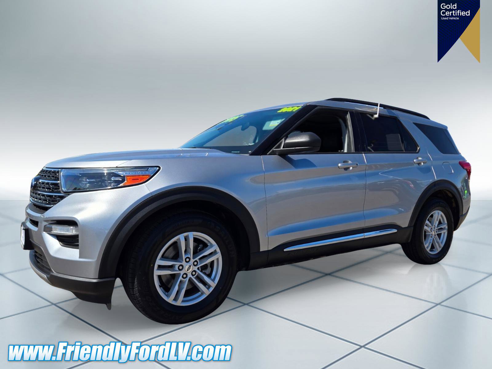 Certified 2021 Ford Explorer XLT w/ Equipment Group 202A RWD image 3