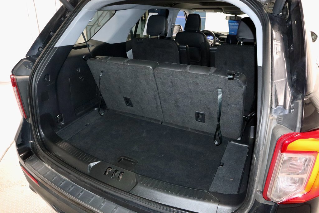 Certified 2023 Ford Explorer XLT w/ Equipment Group 202A image 17
