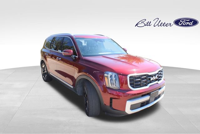 Used 2024 Kia Telluride S w/ S Sunroof Package FWD image 3