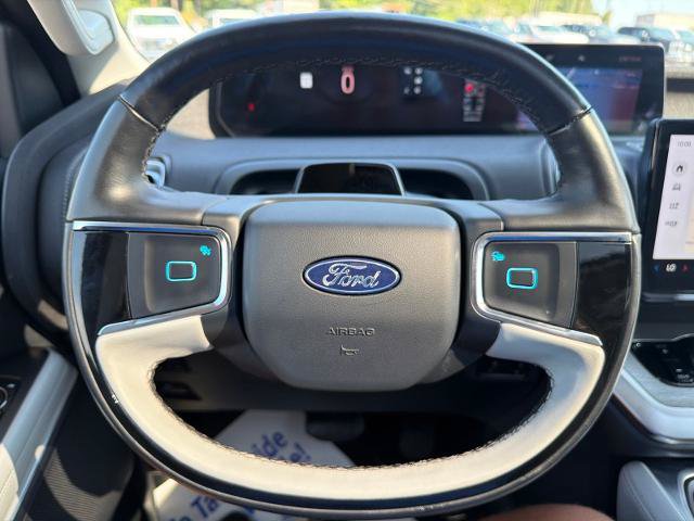 Certified 2025 Ford Expedition Platinum w/ Driver's Package AWD/4WD image 19
