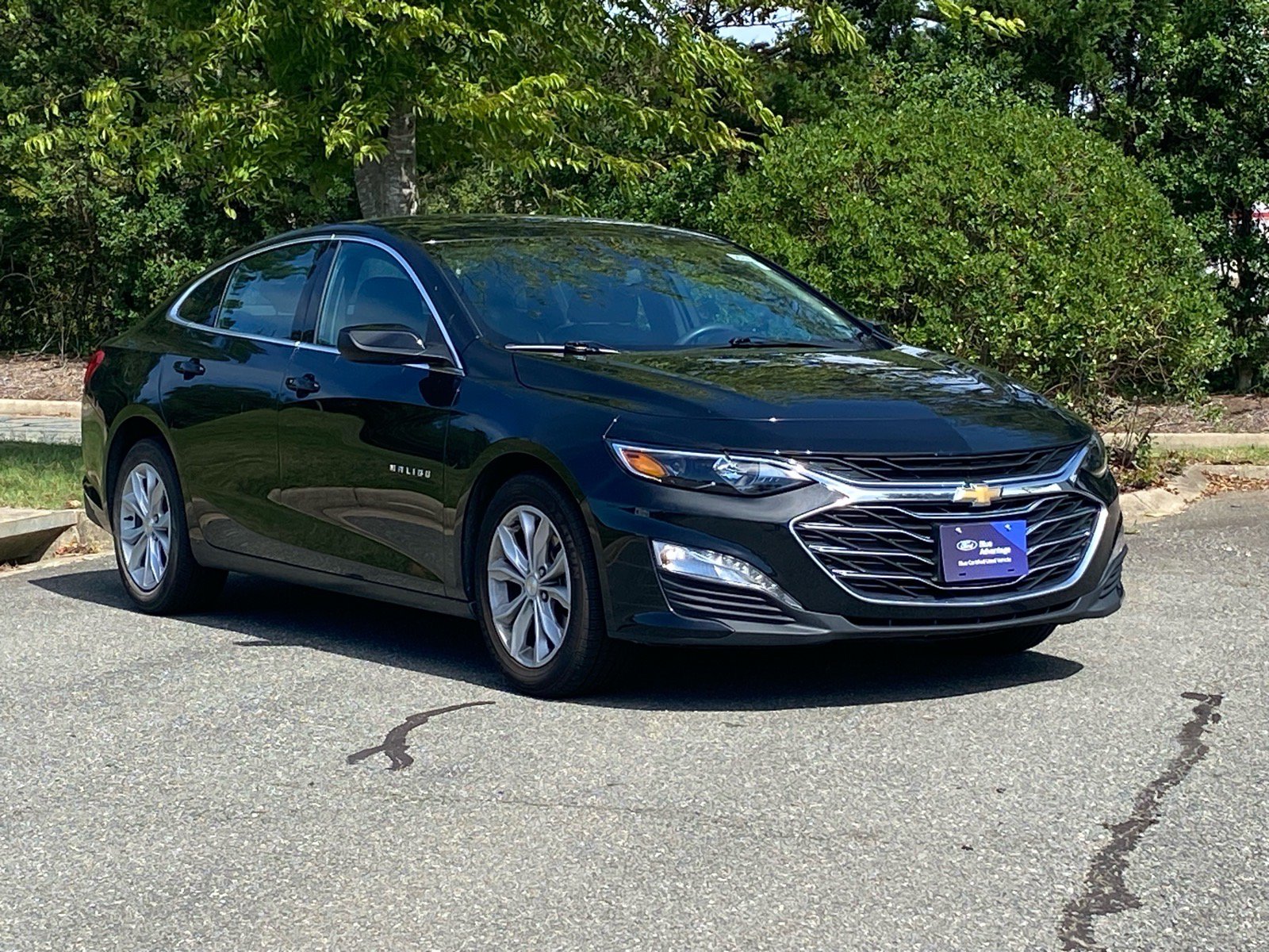 Used 2025 Chevrolet Malibu LT FWD image 2