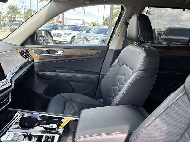 Used 2025 Volkswagen Atlas SE FWD image 16