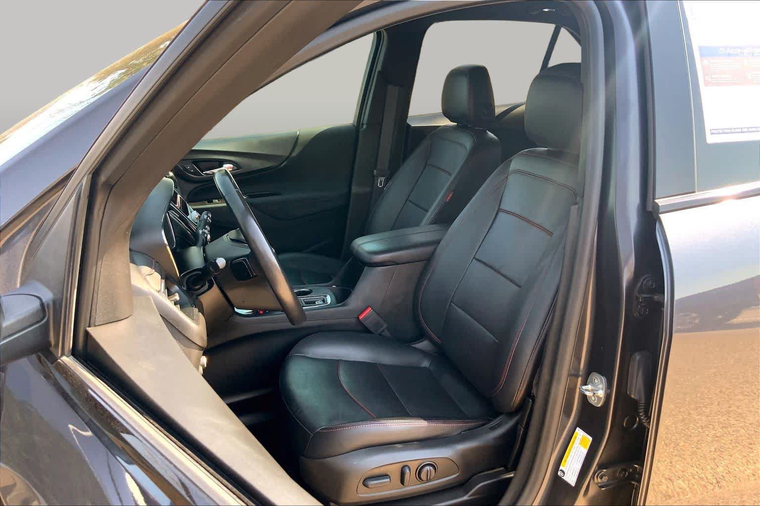 Used 2022 Chevrolet Equinox RS w/ RS Leather Package FWD image 8